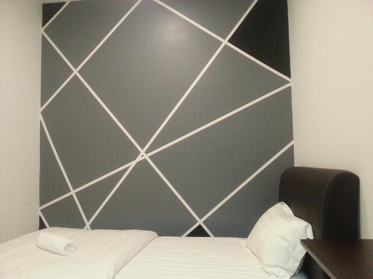 Comma Hotel Bandar Saujana Putra Екстериор снимка