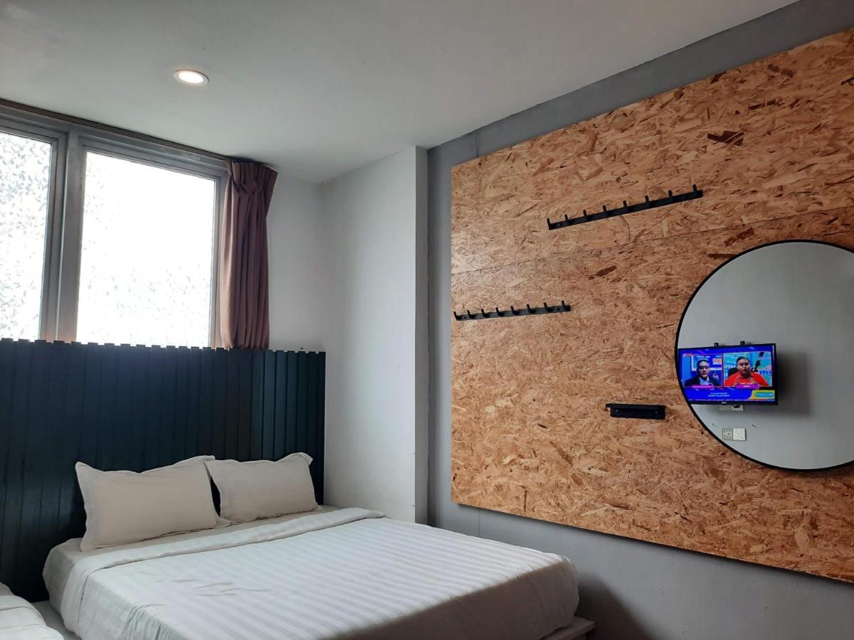 Comma Hotel Bandar Saujana Putra Екстериор снимка