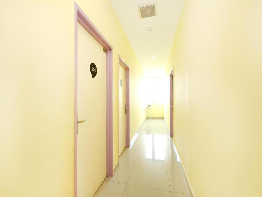 Comma Hotel Bandar Saujana Putra Екстериор снимка