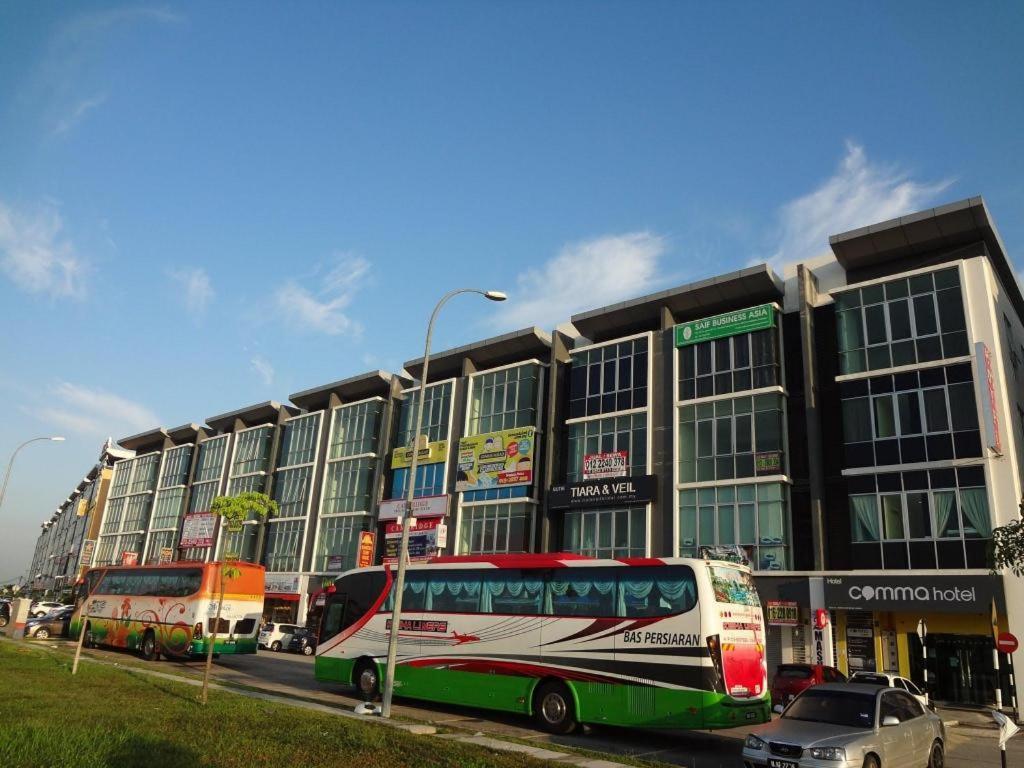 Comma Hotel Bandar Saujana Putra Екстериор снимка